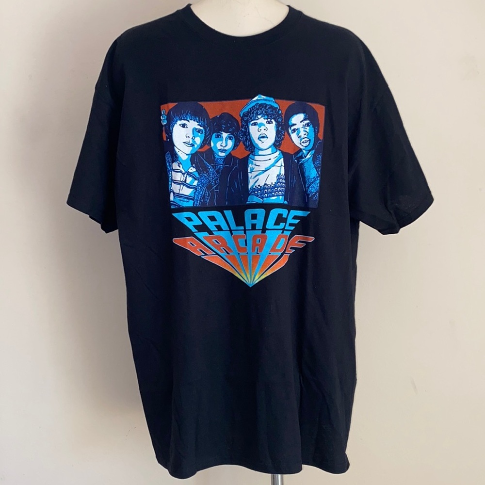 Stranger Things T shirt XL New w Tags !!